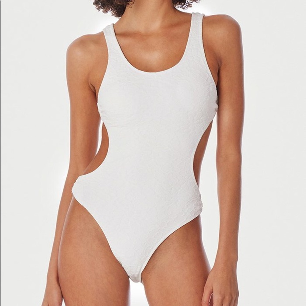 White One Piece Cupshe bathing suit